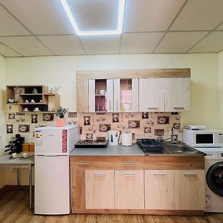 Lavender Luxury Apartment Oradea Buitenkant foto